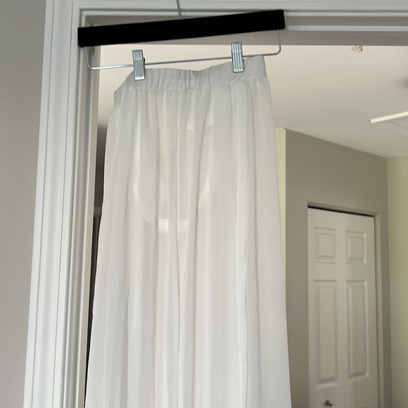 Women's Summer Hight Split Flowy Long Maxi skirt and tank top - Picture 3 of 4